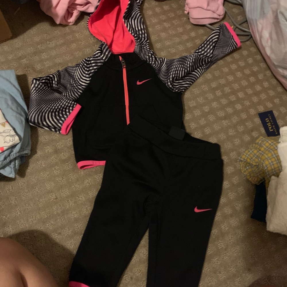 Nike sweatsuit
